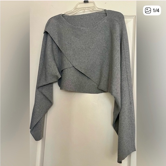 Other - WOMENS
TWO PIECE OUTFIT
SIZE SMALL
